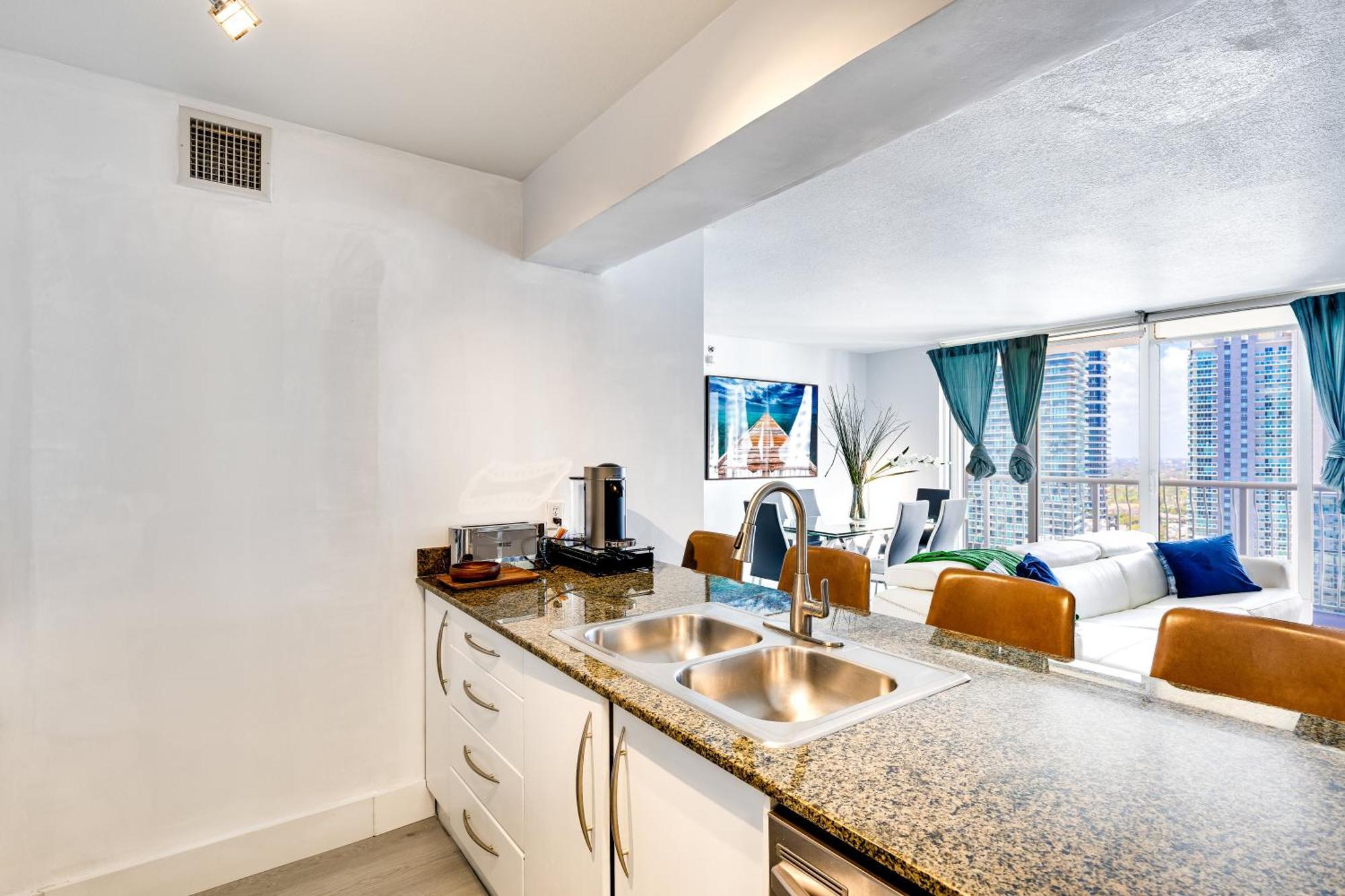 Upscale Brickell 3 Bedroom With Water Views And Free Parking Miami Exterior foto